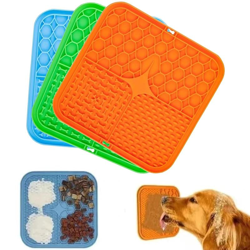 Transform Mealtime into Fun with Our Non-Slip Silicone Dog Licking Mat – Perfect for Dogs & Cats!